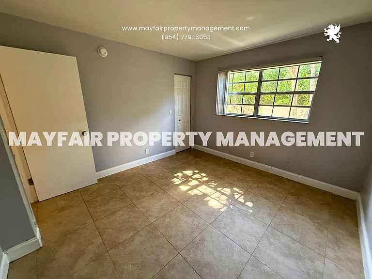 10534 NW 29th Ct — Photo 11