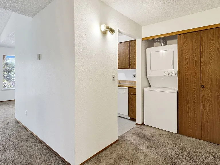 316 Elwood Ct #320 — Photo 12