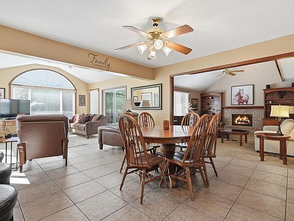 3rd image of 8213 Becketts Ridge Ln