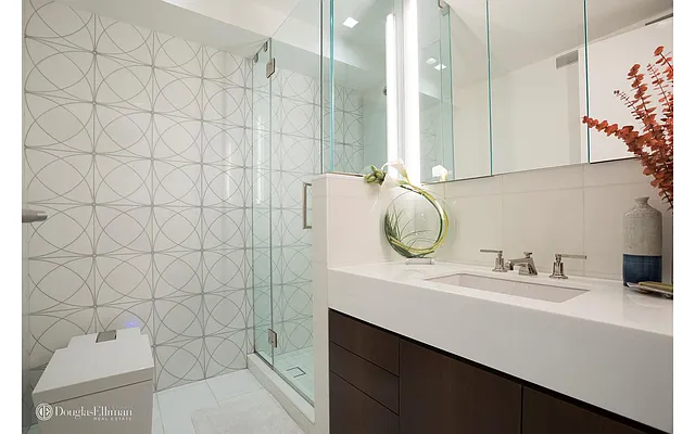 Rented by Douglas Elliman | media 24