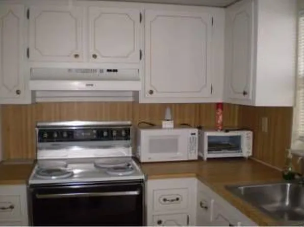9421 Sunrise Lakes Blvd APT 109, Sunrise, FL 33322