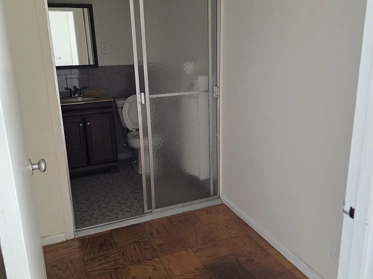 Studio, 422 sqft, $1,600 — Photo 3