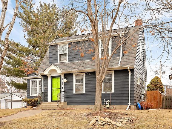 3rd image of 761 Sherwood Ave