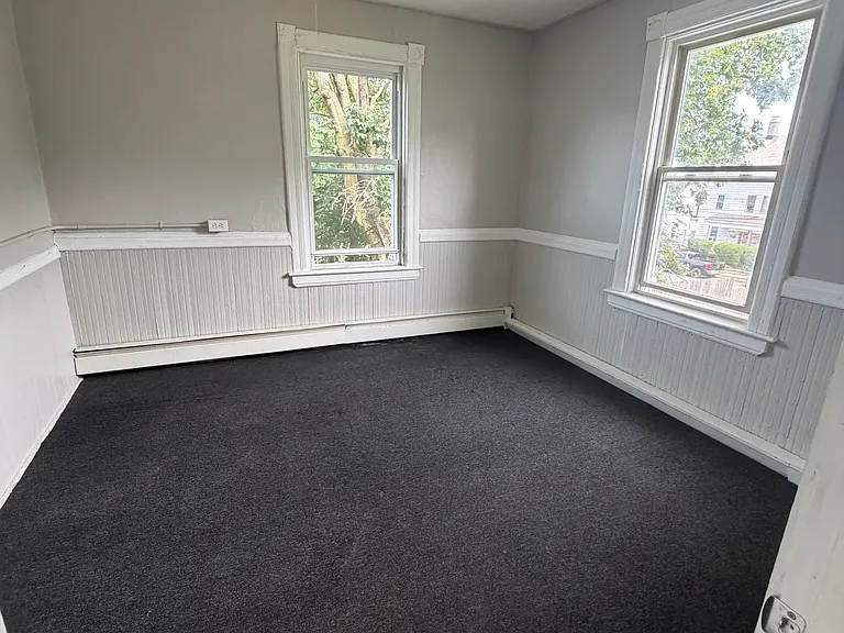 4 Thompson Ct #4 — Photo 3