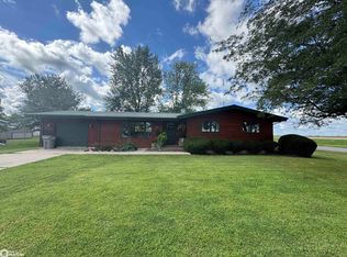 910 Pamela St, Moravia, IA 52571