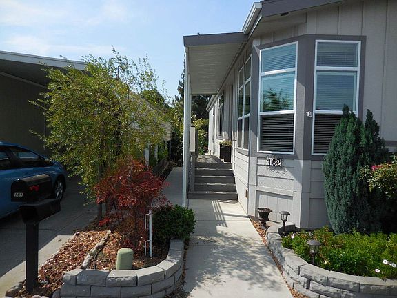 2nd image of 162 Walnut Dr #162