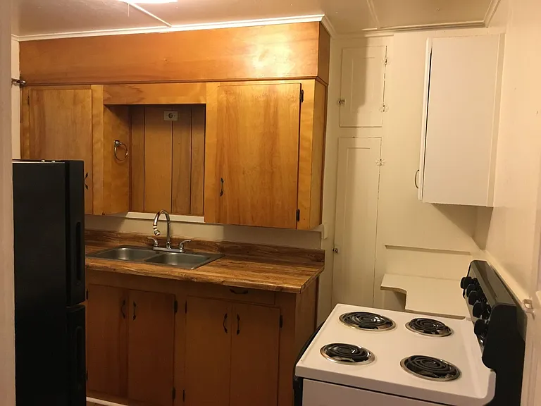 4555 NE 85th Ave — Photo 3