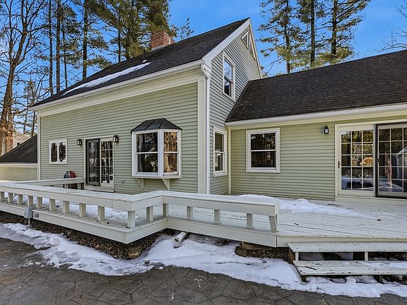 4th image of 8 Aloha Dr