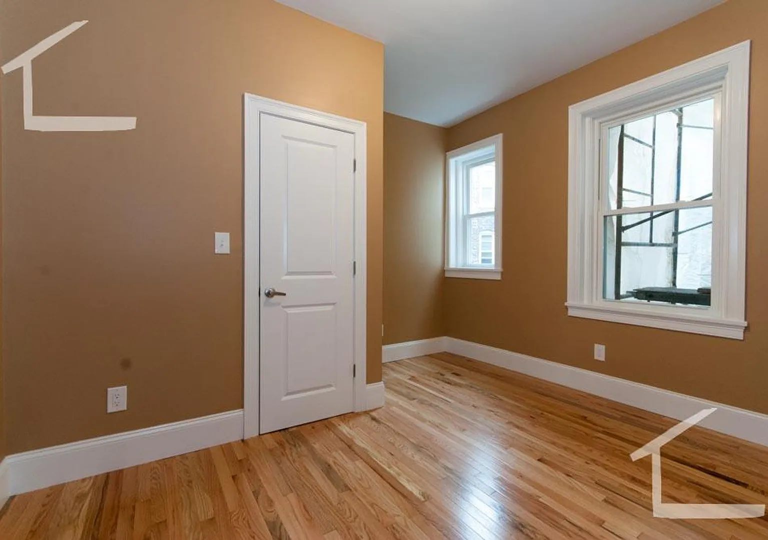 Recently Renovated Unit in Brighton. Central AC, In-Unit Washer and Dryer — Photo 3