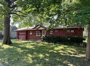 12764 Circle Dr, Shawnee, KS 66216