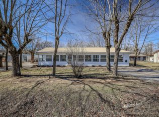 405 S Lake St, Mountain Grove, MO 65711