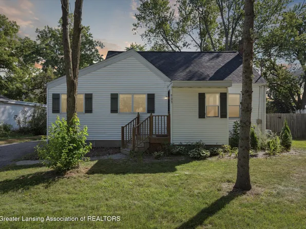 929 S Barnes St, Mason, MI 48854