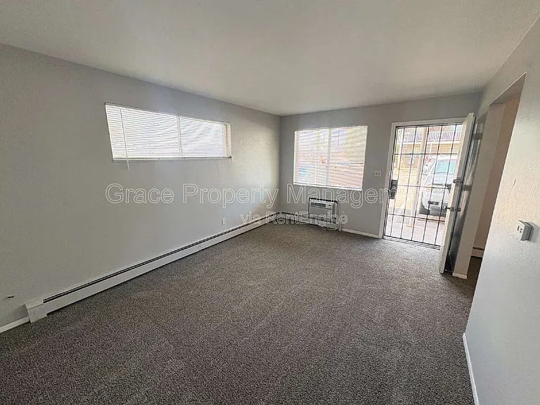 3041 W Hamilton Pl #3 — Photo 3