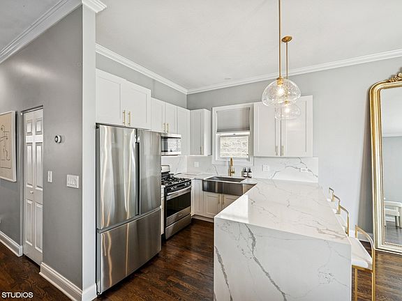 2nd image of 2440 W Cortez St #3