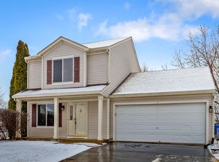 1 Millicent Ct, South Elgin, IL 60177