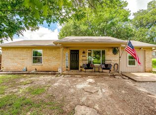 104 Swancy Ln, Weatherford, TX 76088