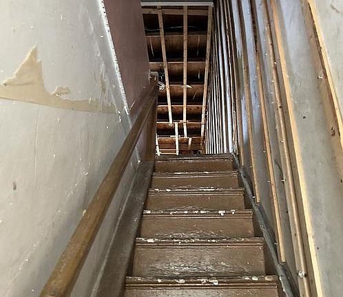 4th image of 3048 Clifford St