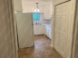 2116 Montreat Ln APT B, Vestavia Hills, AL 35216