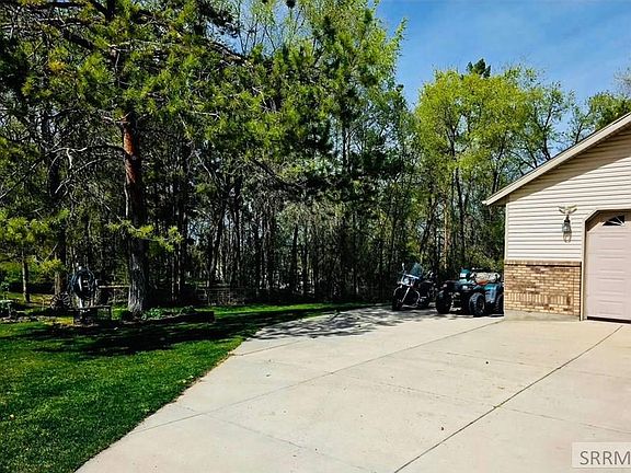3rd image of 1522 Sod Farm Rd