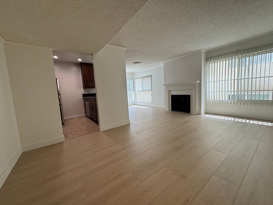 1st image of 10911 Rochester Ave #102