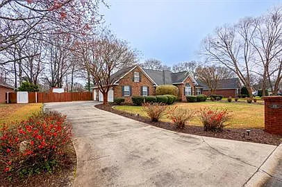 105 Elkhorn Trl — Photo 32