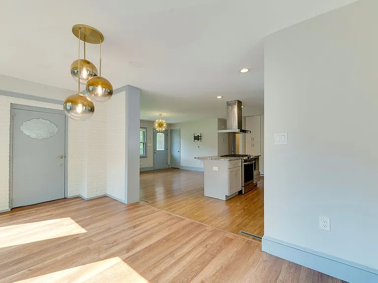 3921 Sheffield Dr — Photo 21