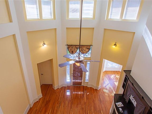 4th image of 1420 Shirley Way