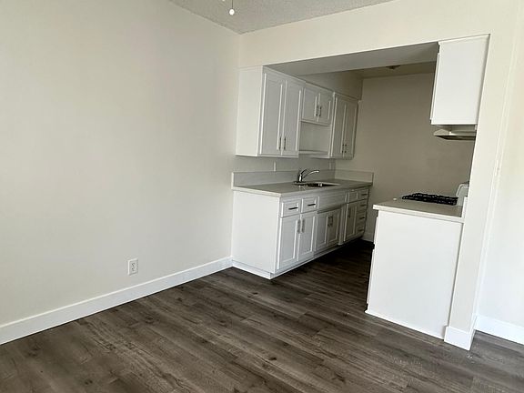 2nd image of 868 Victor Ave