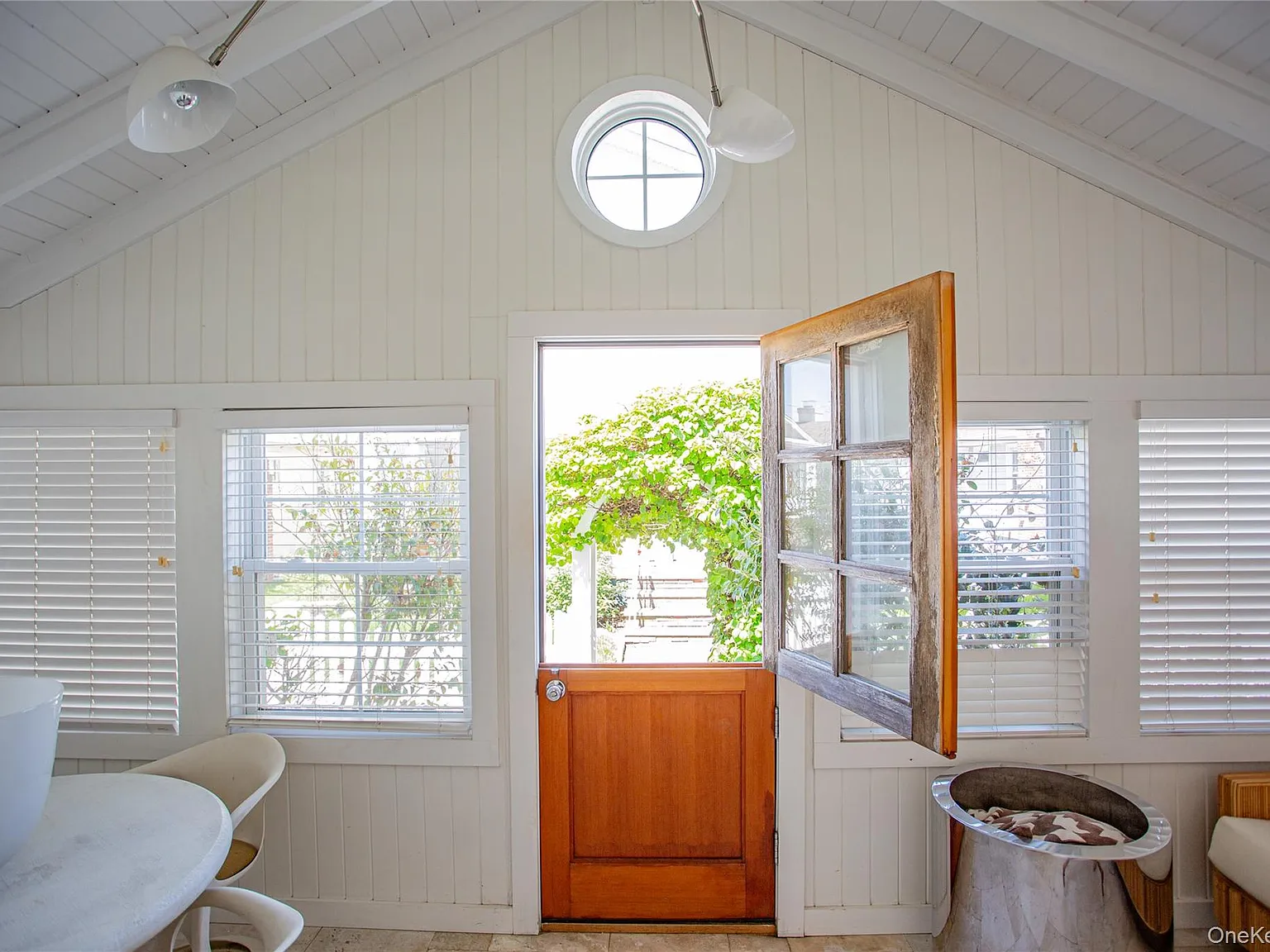3 bed, 1.0 bath, 1117 sqft, $3,500 — Photo 3