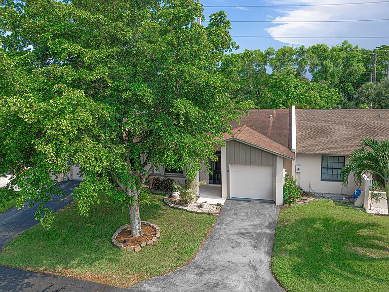 5284 Breadfruit Cir — Photo 35