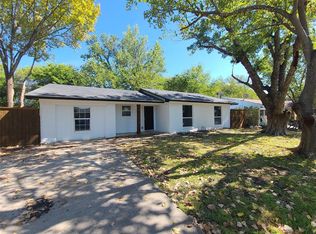 822 Johnnie Row, Seagoville, TX