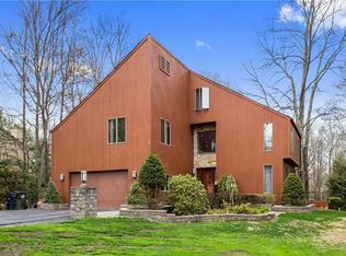 34 Center Rd, Mahopac, NY 10541