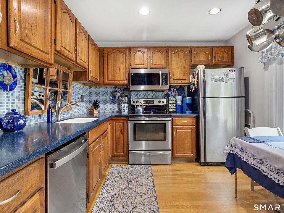 1st image of 8 Belmont Lane #8