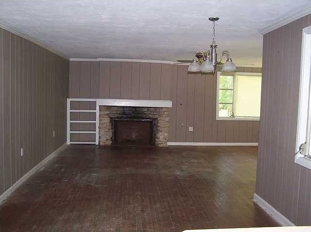 2nd image of 3461 N Garland Rd