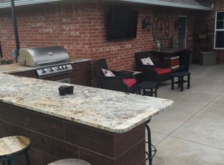 202 Deer Creek Holw, Edmond, OK 73012