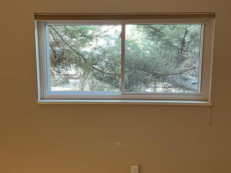 1390 Claremont Dr — Photo 12