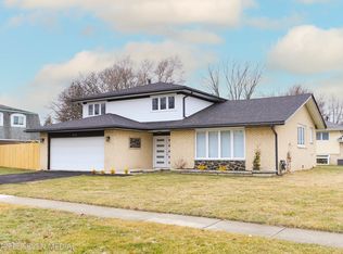 8410 W Sun Valley Dr, Palos Hills, IL