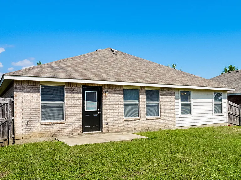 1209 Lambert Dr — Photo 16