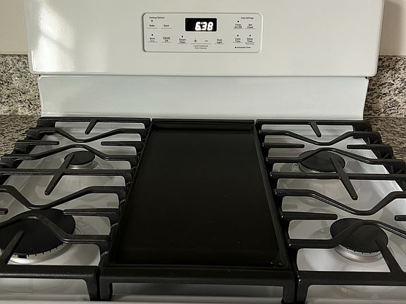 3rd image of 471 E Newlove Dr #B