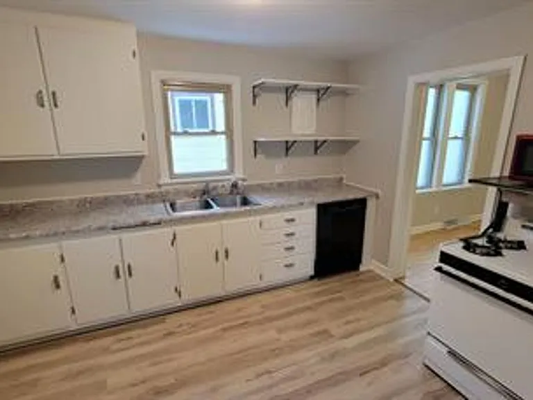 1316 Baxter Ave — Photo 15
