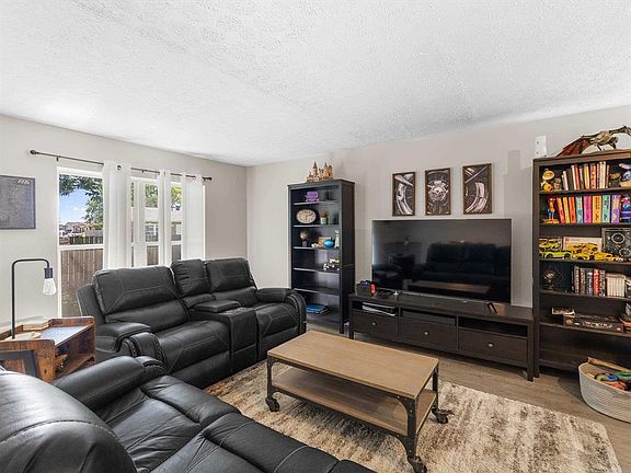 5th image of 2292 Yates Dr