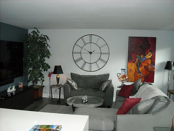 4th image of 86 Somerset E