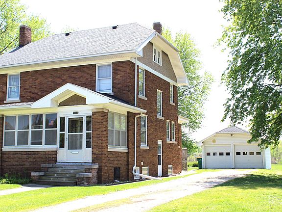 2nd image of 1124 W Main St