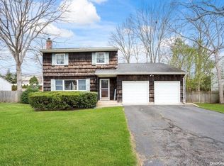 153 Cornell Dr, Commack, NY 11725