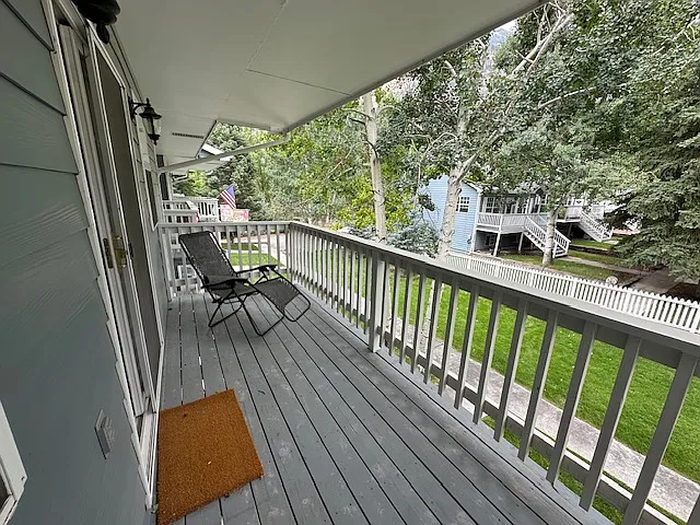 114 Spruce Ct — Photo 3