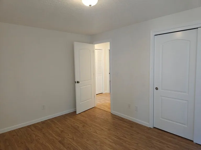 5536 Cottonwood Ct S — Photo 16