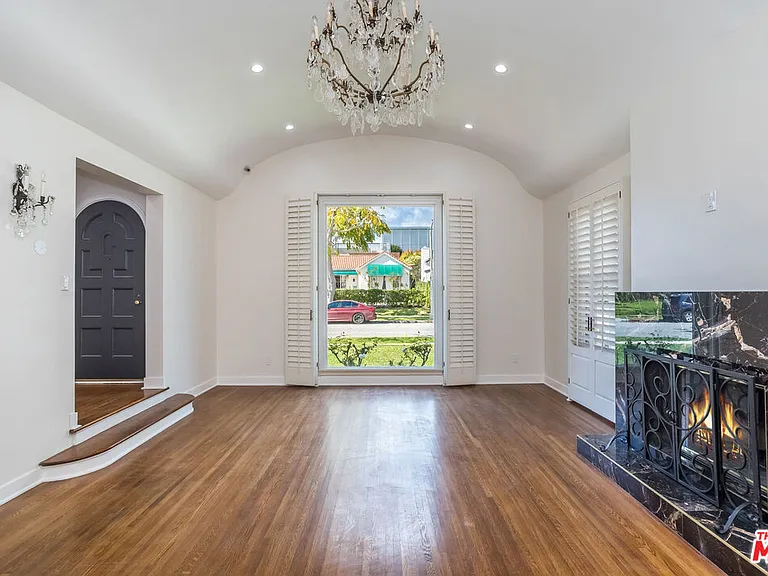 152 S Wetherly Dr — Photo 5