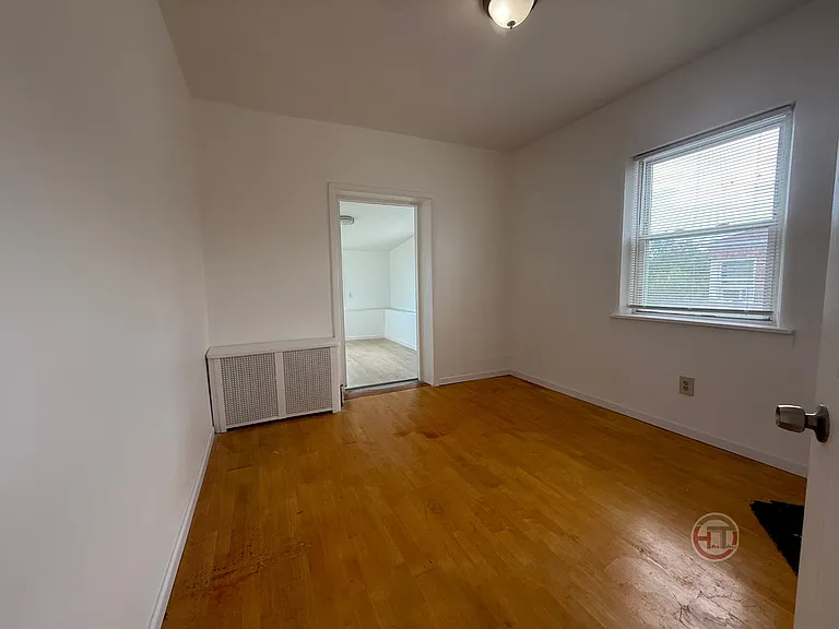 1537 McDonald St #3 — Photo 4