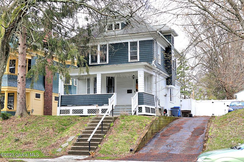 4th image of 49 S Main Avenue