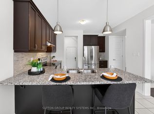 693 Doon South Dr, Kitchener, ON N2P0H5